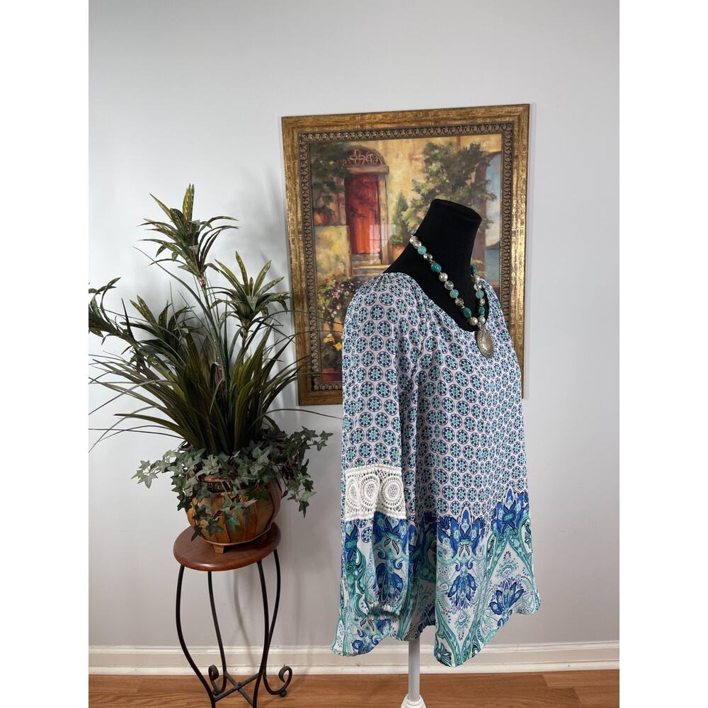 Cato Blouse Top Women's Large White Blue Floral Bohemian Resortwear Festival - Picture 2 of 7